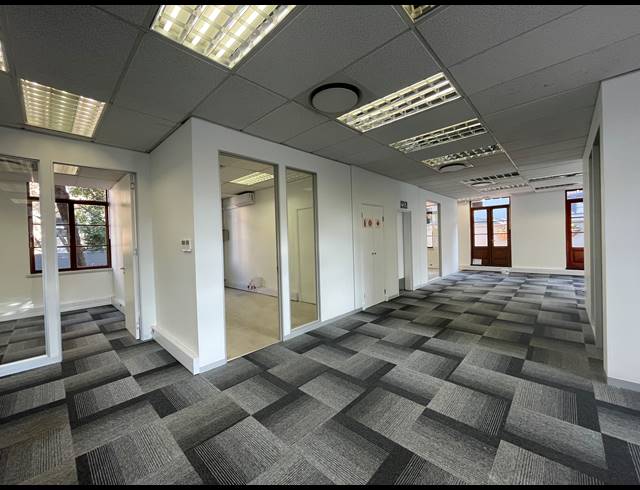 489M² OFFICE TO LET IN SANDTON CENTRAL
